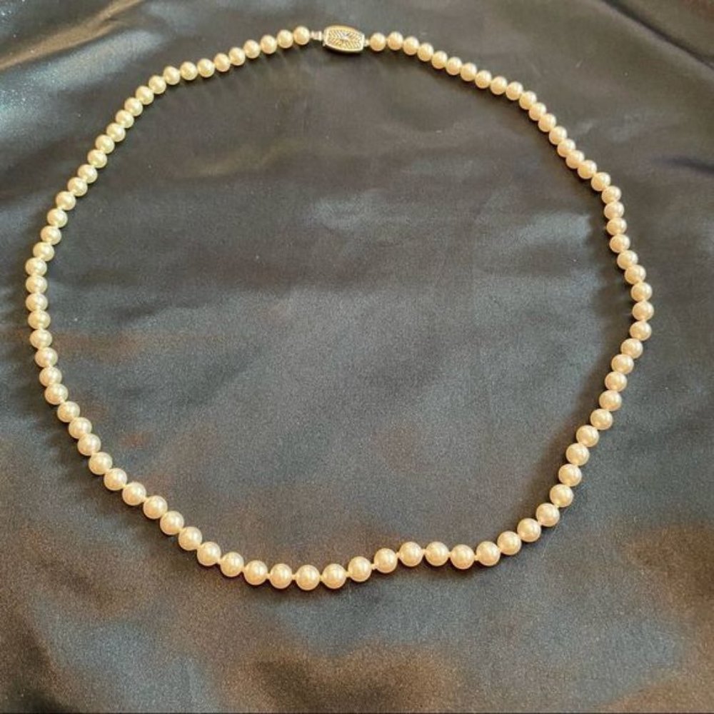 Vintage Faux Pearl Necklace
